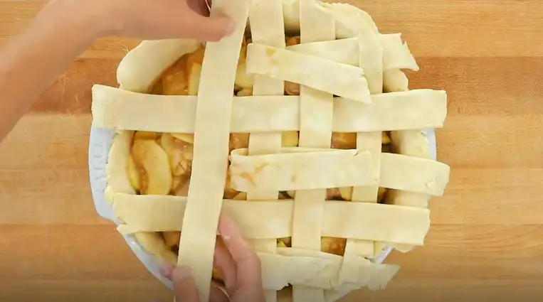 apple pie,apple pie recipe,apple pie recipe i stole from my grandma